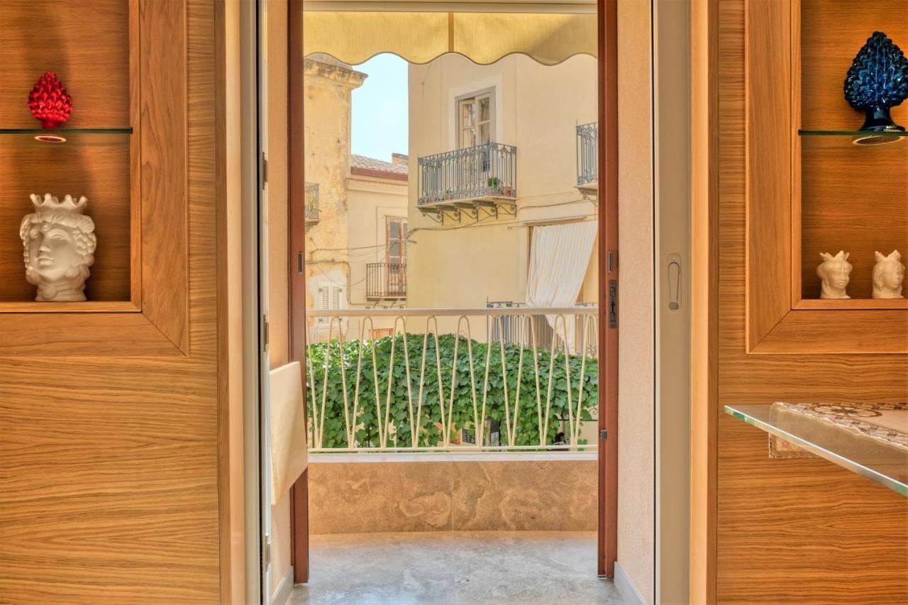 Porta Di Terra 'Luxury Suite ' Чефалу Екстер'єр фото